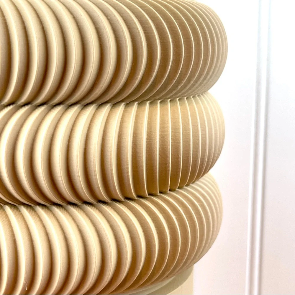 The Maro Planter Pot, Indoor Planter w/ Drainage Tray - Picture 4 of 9